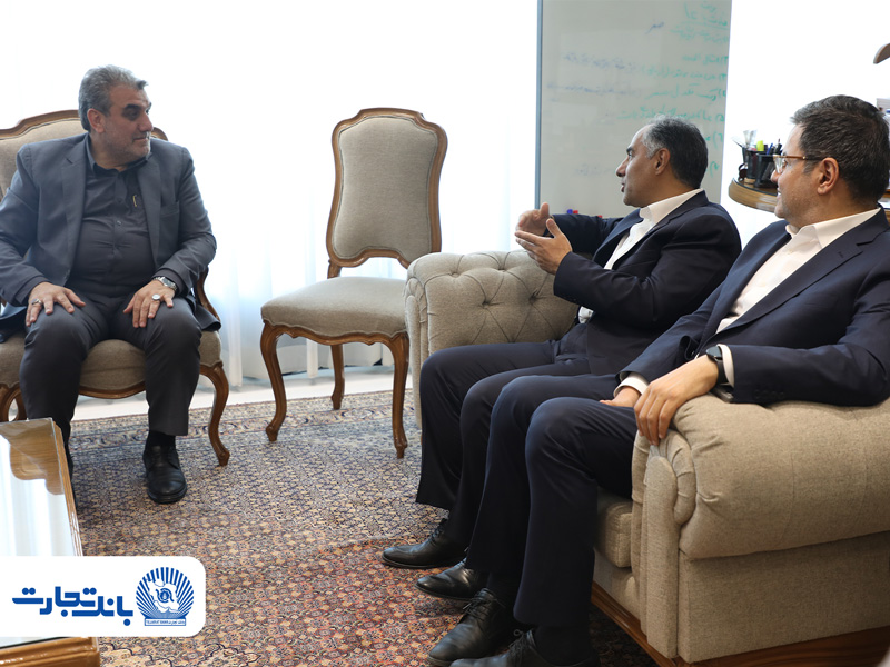 مدیرعامل بانک تجارت در دیدار با استاندار سمنان تأکید کرد: ضرورت تقویت حمایت‌های مالی در شرایط کنونی کشور