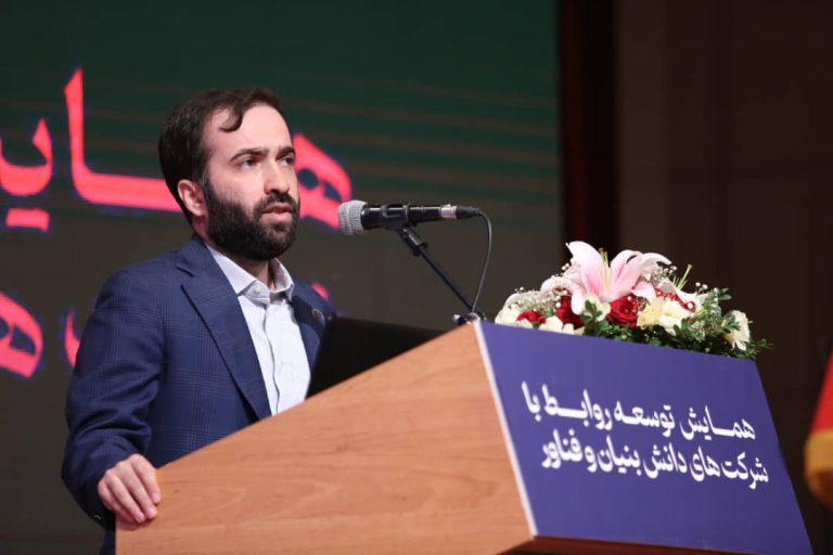 صالح احمدی: تفاهمنامههای پتروشیمی خوزستان در نمایشگاه توانمندسازی مشاغل، وارد فاز اجرایی شد صالح احمدی: تفاهمنامههای پتروشیمی خوزستان در نمایشگاه توانمندسازی مشاغل، وارد فاز اجرایی شد
