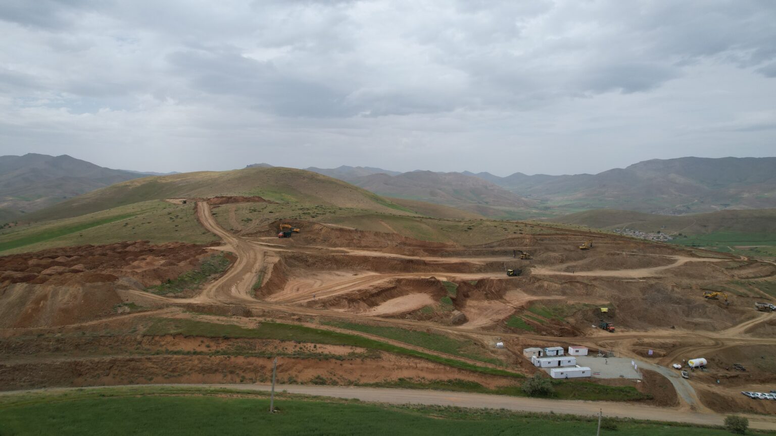 جلسه ارزیابی عملکرد 3 ماهه منتهی به خرداد سال 1402 شرکت توسعه طلای کردستان برگزار شد جلسه ارزیابی عملکرد 3 ماهه منتهی به خرداد سال 1402 شرکت توسعه طلای کردستان برگزار شد