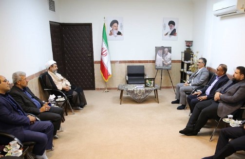 مدیر عامل بانک ملی ایران با نماینده ولی فقیه و امام جمعه کرمان دیدار کرد مدیر عامل بانک ملی ایران با نماینده ولی فقیه و امام جمعه کرمان دیدار کرد