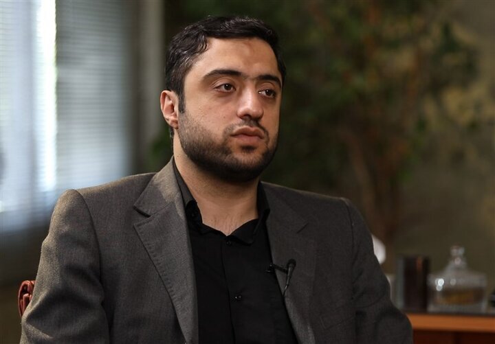 حسین درودیان: قیمتگذاری دستوری خودرو، زیر پای نظام بانکی را هم خالی میکند! حسین درودیان: قیمتگذاری دستوری خودرو، زیر پای نظام بانکی را هم خالی میکند!