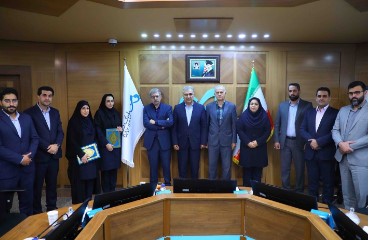 قدردانی ویژه مدیرعامل بانک دی از دو همکار شعبه قدردانی ویژه مدیرعامل بانک دی از دو همکار شعبه