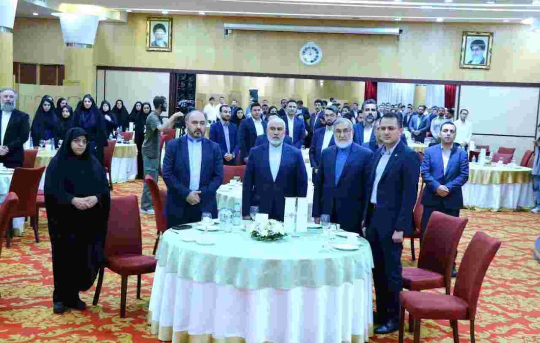 در جلسه مدیر عامل موسسه اعتباری ملل با همکاران مطرح شد : افزایش همت و توان و داشتن امید باعث تعالی خواهد شد در جلسه مدیر عامل موسسه اعتباری ملل با همکاران مطرح شد : افزایش همت و توان و داشتن امید باعث تعالی خواهد شد