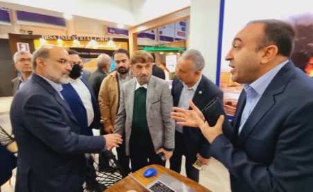 بازدید عضو مجمع تشخیص مصلحت نظام از غرفه بیمه ایران بازدید عضو مجمع تشخیص مصلحت نظام از غرفه بیمه ایران