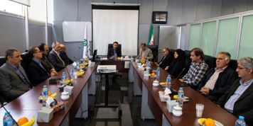 بازدید سرپرست معاونت توسعه سرمایه انسانی و پشتیبانی بانک توسعه صادرات ایران از شعبه تبریز