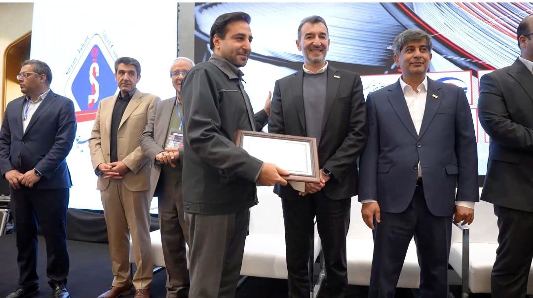 ایمان عتیقی مرد سال فولاد ایران شد