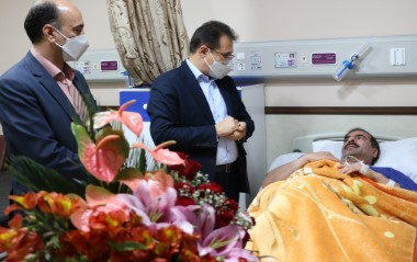 عیادت مدیرعامل بیمه دانا از بیماران و فرهنگیان بستریشده بیمارستان خیریه ولیعصر(عج) قم عیادت مدیرعامل بیمه دانا از بیماران و فرهنگیان بستریشده بیمارستان خیریه ولیعصر(عج) قم