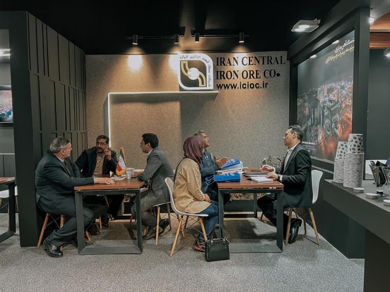 حضور گسترده بازدیدکنندگان در غرفه شرکت سنگ آهن مرکزی ایران حضور گسترده بازدیدکنندگان در غرفه شرکت سنگ آهن مرکزی ایران