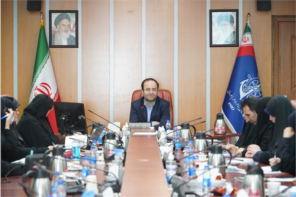 دومین نشست بانوان مشاور دستگاه­ها و شرکت های تابعه وزارت راه به میزبانی سازمان بنادر/ مشارکت زنان در امور اداری کشور یک ضرورت است