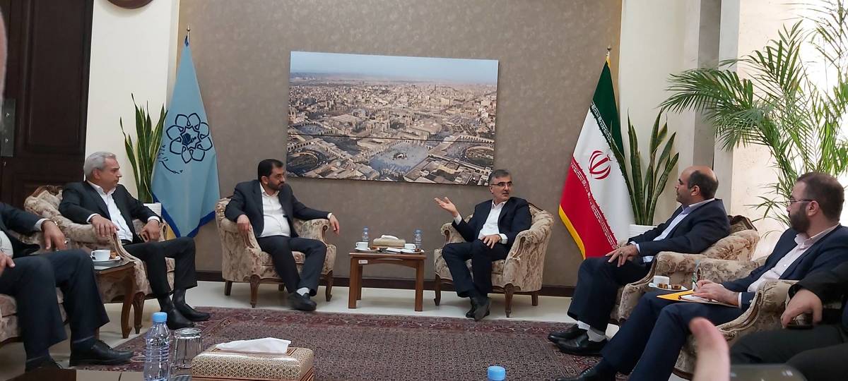 دکتر فرزین:بانک ملی ایران با ابزارهای متنوع آماده ارائه هرگونه خدمات مالی به طرح های عمرانی در مشهد است