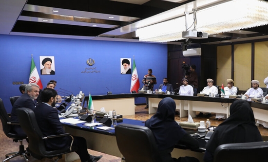 در دیدار وزیر صمت با معاون وزیر صنعت و تجارت عمان مطرح شد؛ از رشد ۷۰ درصدی تجارت تا ایجاد کریدور سبز گمرکی بین ایران و عمان در دیدار وزیر صمت با معاون وزیر صنعت و تجارت عمان مطرح شد؛ از رشد ۷۰ درصدی تجارت تا ایجاد کریدور سبز گمرکی بین ایران و عمان