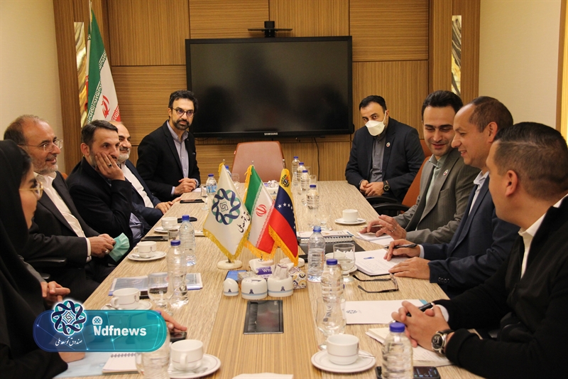 وزیر حمل و نقل ونزوئلا در دیدار با مهدی غضنفری؛ آمادگی "صندوق توسعه ملی" برای مشارکت در سرمایهگذاری پروژههای نفتی و پتروشیمی در ونزوئلا وزیر حمل و نقل ونزوئلا در دیدار با مهدی غضنفری؛ آمادگی “صندوق توسعه ملی” برای مشارکت در سرمایهگذاری پروژههای نفتی و پتروشیمی در ونزوئلا