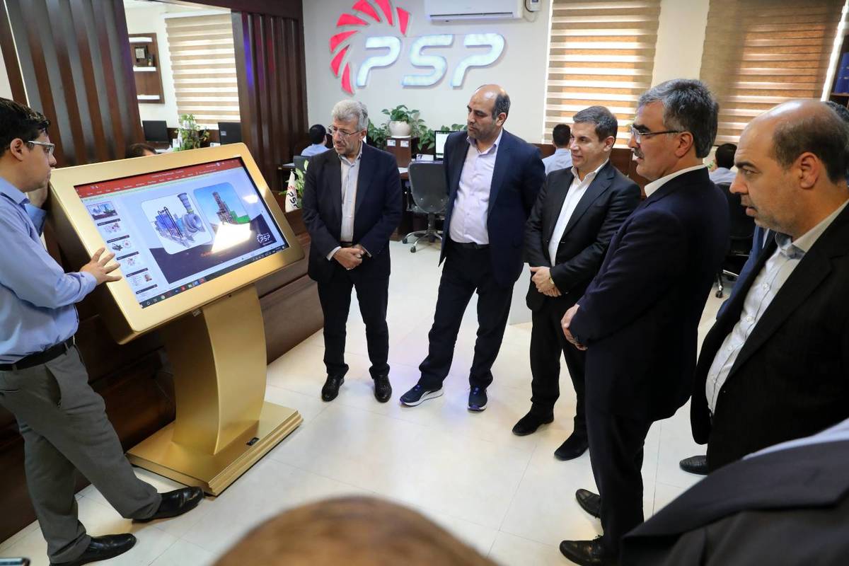 به منظور بررسی وضعیت تولید؛مدیرعامل بانک ملی ایران از تعدادی واحد تولیدی در استان خراسان رضوی بازدید کرد