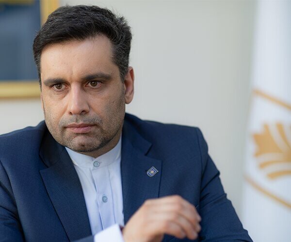 مدیرعامل سبدگردان داریوش تاکید کرد: بورس جامانده از تمام بازارهای موازی مدیرعامل سبدگردان داریوش تاکید کرد: بورس جامانده از تمام بازارهای موازی