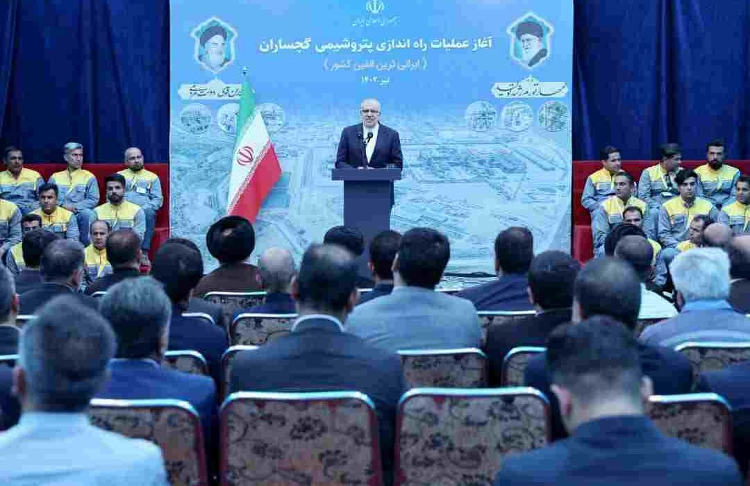 وزیر نفت در آیین بهرهبرداری از ایرانیترین الفین کشور: راهاندازی پتروشیمی گچساران گامی در مسیر توسعه زنجیره ارزش پتروشیمی کشور است/ پتروشیمی دهدشت تا پایان سال آینده به بهرهبرداری میرسد/ طرح پتروشیمی گچساران ۳ هزار اشتغال ایجاد کرد وزیر نفت در آیین بهرهبرداری از ایرانیترین الفین کشور: راهاندازی پتروشیمی گچساران گامی در مسیر توسعه زنجیره ارزش پتروشیمی کشور است/ پتروشیمی دهدشت تا پایان سال آینده به بهرهبرداری میرسد/ طرح پتروشیمی گچساران ۳ هزار اشتغال ایجاد کرد