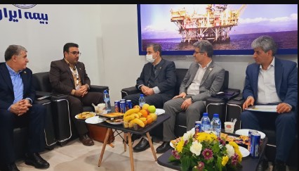 حضور مدیران صنعت پتروشیمی و بانک در غرفه بیمه ایران حضور مدیران صنعت پتروشیمی و بانک در غرفه بیمه ایران
