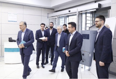 بازدید نوروزی مدیرعامل از شعب و واحدهای ستادی کشیک بانک دی بازدید نوروزی مدیرعامل از شعب و واحدهای ستادی کشیک بانک دی