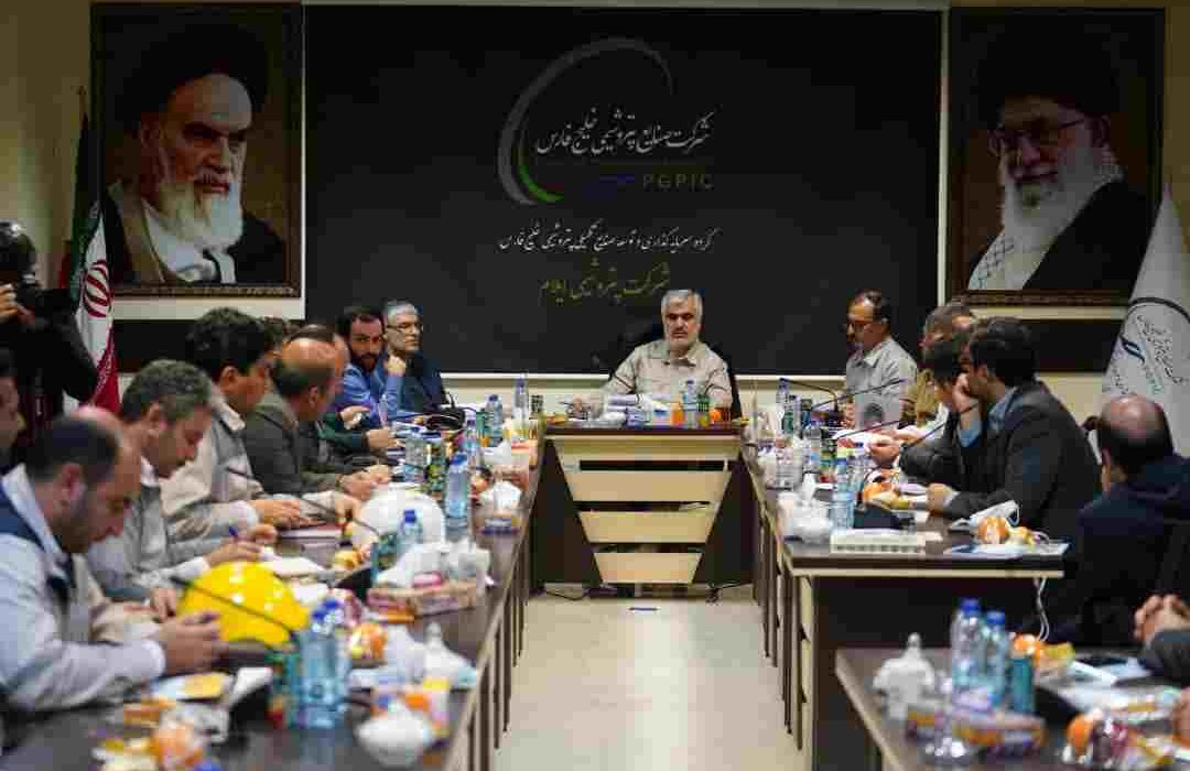 نشان زاده:بخشی از آب مورد نیاز واحدهای پتروشیمی ایلام با طرح ZLD تامین میشود/ قانعی: با اجرای این طرح خروجی پساب تصفیهخانه پتروشیمی ایلام به صفر رسید نشان زاده:بخشی از آب مورد نیاز واحدهای پتروشیمی ایلام با طرح ZLD تامین میشود/ قانعی: با اجرای این طرح خروجی پساب تصفیهخانه پتروشیمی ایلام به صفر رسید