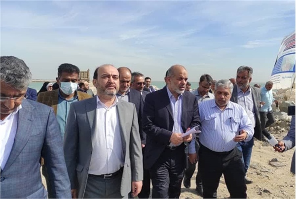 بازدید وزیر کشور از بندر گاه نخل ناخدا/ نخل ناخدا می تواند کارکرد یک مرکز تجاری و کردشگری دریایی مهم را داشته باشد
