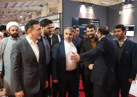 بازدید دبیر شورای عالی مناطق آزاد از غرفه بیمه ایران در نمایشگاه قشم بازدید دبیر شورای عالی مناطق آزاد از غرفه بیمه ایران در نمایشگاه قشم