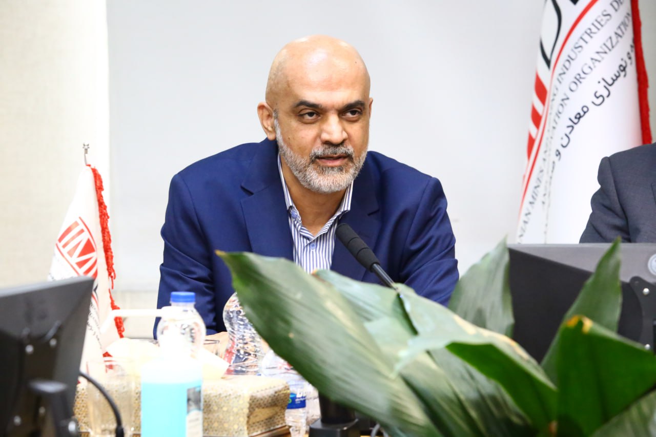 سومین لوح تقدیر بیمه کوثر در همایش ایرانتک سومین لوح تقدیر بیمه کوثر در همایش ایرانتک