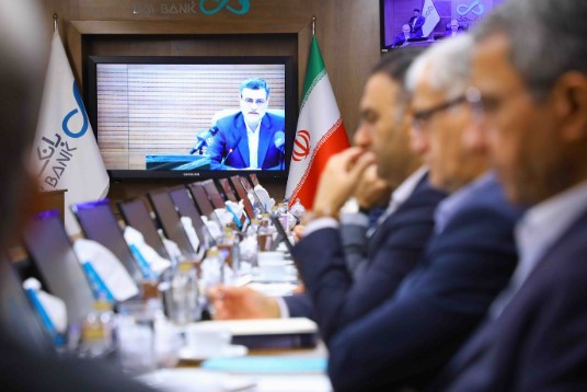 بانک دی در مسیر تحول در حال حرکت است / جامعه ایثارگری از بنیاد شهید و امور ایثارگران انتظاری جز تکریم ندارند بانک دی در مسیر تحول در حال حرکت است / جامعه ایثارگری از بنیاد شهید و امور ایثارگران انتظاری جز تکریم ندارند