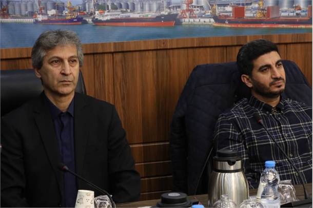 نشست هم اندیشی مدیرکل بندر امیرآباد با صاحبان کالا جهت ارتقاء خدمات بندری