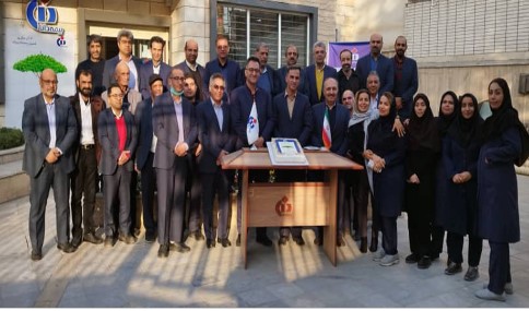 مدیرعامل پتروشیمی بندر امام در دیدارهای نوروزی با مدیران پنج شرکت پتروشیمی منطقه   لازمه تحقق شعار سال در صنعت پتروشیمی، همدلی  و استمرار تعاملات سازنده برای تولید حداکثری است