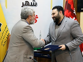 بازدید رییس جمهوری از گروه کارخانجات صنایع پوشش ایران که با حمایت بانک صنعت و معدن احیا و به زودی به بهره برداری می رسد بازدید رییس جمهوری از گروه کارخانجات صنایع پوشش ایران که با حمایت بانک صنعت و معدن احیا و به زودی به بهره برداری می رسد