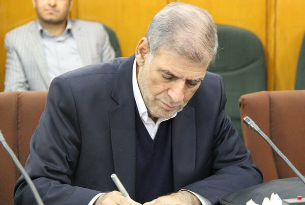 مشاور رئیس اتاق بازرگانی تهران مطرح کرد؛ توسعه صادرات، با کاهش فاصله ارز نیمایی و آزاد مشاور رئیس اتاق بازرگانی تهران مطرح کرد؛ توسعه صادرات، با کاهش فاصله ارز نیمایی و آزاد