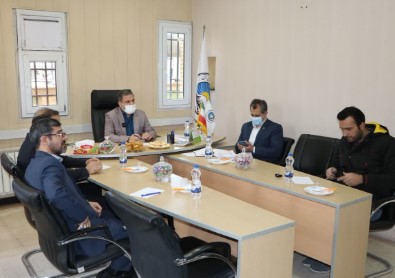 مدیر عامل بیمه ایران با بیمه گذاران و زیان دیدگان شعبه اسلام شهر دیدار کرد مدیر عامل بیمه ایران با بیمه گذاران و زیان دیدگان شعبه اسلام شهر دیدار کرد