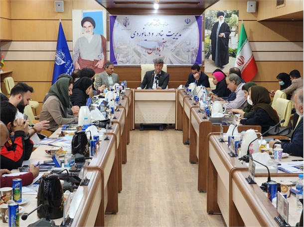 مدیر بنادر و دریانوردی بنادر آبادان در نشست خبری مطرح کرد؛ شروع مجدد تجارت دریایی ایران و کویت از بنادر آبادان/ برقراری شرایط صادرات فراورده های نفتی از بندر آبادان/آغاز سفرهای دریایی از نوروز ۱۴۰۲ مدیر بنادر و دریانوردی بنادر آبادان در نشست خبری مطرح کرد؛ شروع مجدد تجارت دریایی ایران و کویت از بنادر آبادان/ برقراری شرایط صادرات فراورده های نفتی از بندر آبادان/آغاز سفرهای دریایی از نوروز ۱۴۰۲