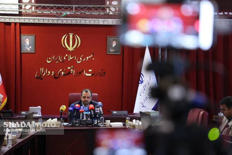 همتی خبر داد: توافق با عراق برای آزاد کردن منابع مالی بانک مرکزی