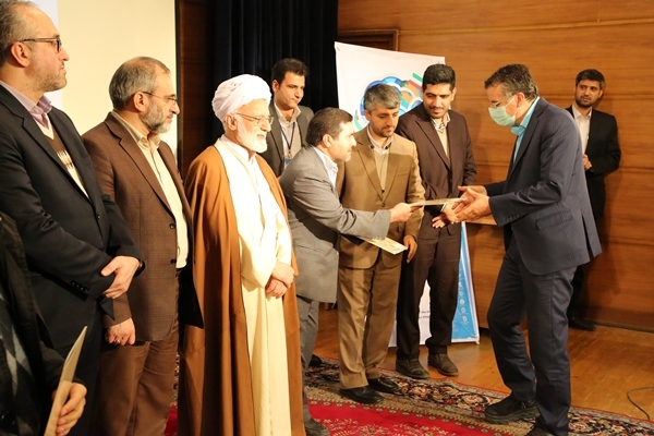 برگزاری آئین تودیع و معارفه رییس شعبه مستقل مرکزی بانک ایران زمین برگزاری آئین تودیع و معارفه رییس شعبه مستقل مرکزی بانک ایران زمین