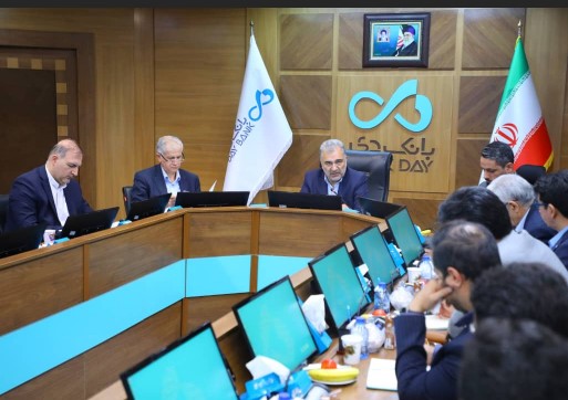 جوانگرایی زمینهساز آغاز تحول در بانک دی است جوانگرایی زمینهساز آغاز تحول در بانک دی است