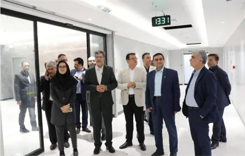 در راستای نظارت بر اجرای تفاهم‌نامه ارائه خدمات VIP به بازنشستگان کشوری در بیمارستان‌های دولتی انجام شد؛ بازدید مدیران عامل صندوق بازنشستگی کشوری و بیمه دانا از بیمارستان امام خمینی(ره)