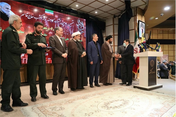 اهدای لوح و نشان شهید قاسم سلیمانی به مدیرعامل سازمان بنادر/ انتخاب علی­ اکبر صفایی به عنوان مدیر برگزیده در جشنواره “کارمند تراز مکتب حاج قاسم”